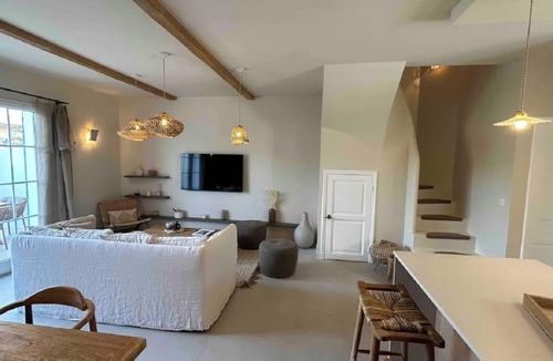 Port Grimaud Villa | Stunning New Home in Grimaud,France:Exquisitely Decorated with Beautiful Grounds