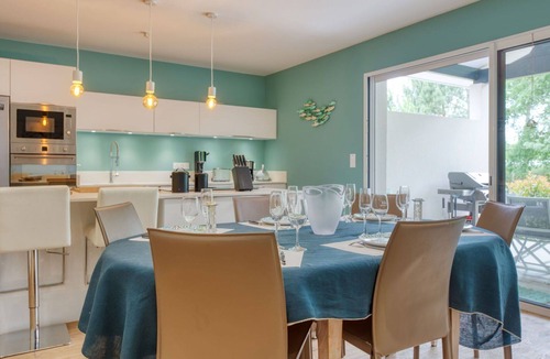 Grayan-Et-L'Hopital Villa | Stunning private villa for 6 guests with WIFI, TV and terrace