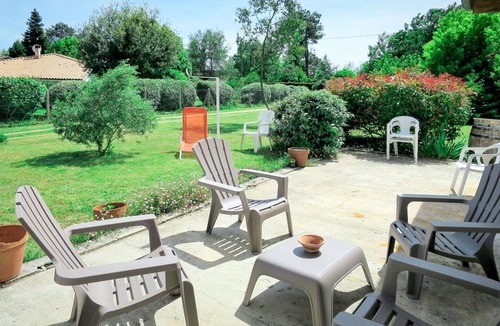Gaillan-en-Medoc House | Stunning private villa for 6 people with private pool, WIFI, TV and terrace
