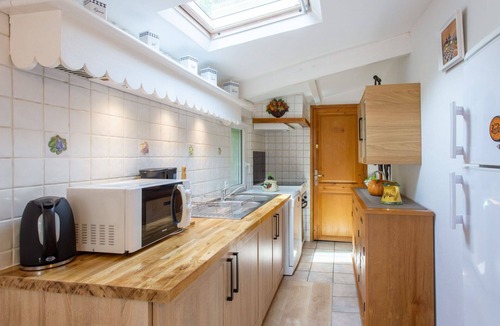 Cuers House | Stunning villa for 4 people with A/C, WIFI, private pool and TV