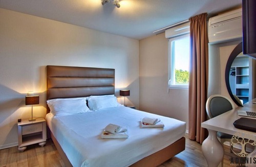 Lahonce Hotel | Suite Près de l'Aéroport | Parking + Wifi Inclus