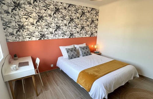 Cannes La Bocca Bed & Breakfast | 🏆 [SUMMER IN CANNES 2026] Brand-new 3-bedroom apartment available – sleeps 6 – DOWNTOWN