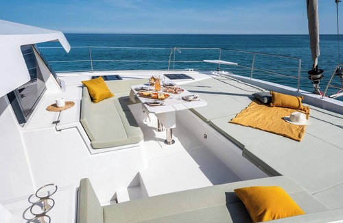Saint-Mandrier-sur-Mer Boat Rental | Sun-Kissed Sailing Adventure in Provence-Alpes-Côte d'Azur