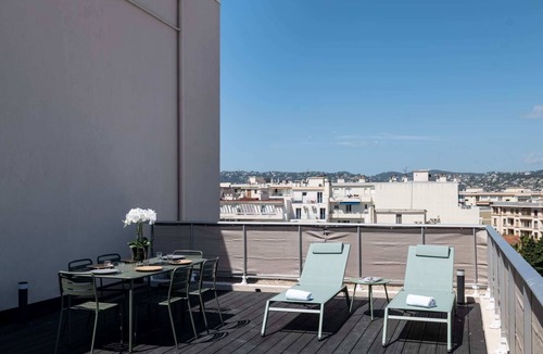 Juan-les-Pins Apartment | Sunny Duplex 5C - Three Bedroom Apartment, Sleeps 6