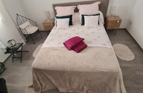 Pierrefeu-du-Var Bed & Breakfast | Sunny house