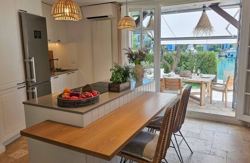 Port Grimaud Apartment | Superb renovated 2-room apartment with garden et mooring