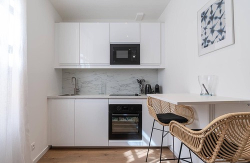 Old Town Apartment | SUPERB RENOVATED APARTMENT 2 steps from the port of SAINT TROPEZ
