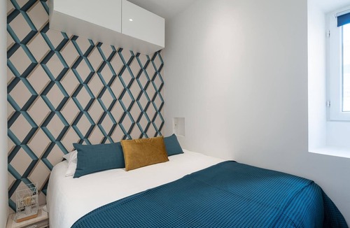 Old Town Apartment | SUPERB RENOVATED APARTMENT 2 steps from the port of SAINT TROPEZ