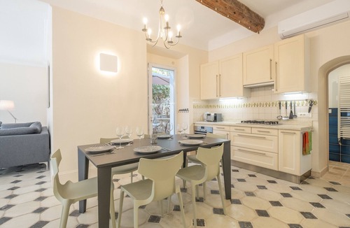 California - Pezou Villa | Superb villa with swimming pool & sauna