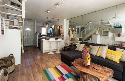 Port Cogolin Apartment | Superbe Maison de Pêcheur en Duplex – Les Pieds dans l'Eau à Port-Cogolin