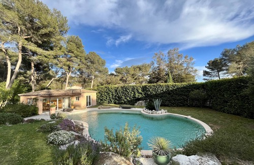 Roquefort-les-Pins Villa | Superbe Villa Avec Piscine, Idéale Pour Vacances en Famille