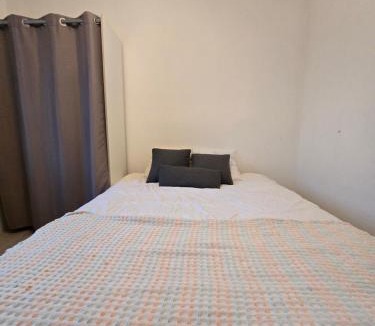 Chateaubernard House | SWEET HOMES Cognac chambre privée confortable n1