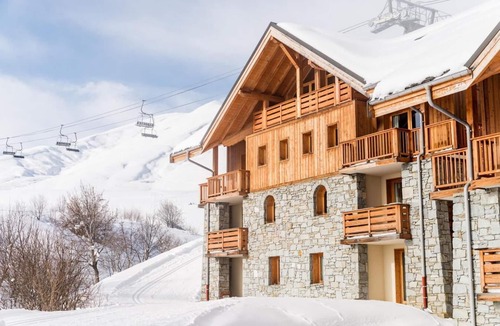 La Toussuire Apartment | Swimming pool, sauna, hammam, terrace, balcony, tv, ski locker, 41-49m², La Toussuire