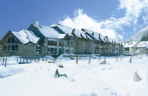 Vielle-Aure Apartment | Swimming pool, sauna, hammam, terrace, balcony, parking, tv, ski locker, 38m², Saint Lary Soulan