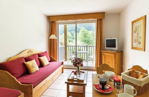 Vielle-Aure Apartment | Swimming pool, sauna, hammam, terrace, balcony, parking, tv, ski locker, 65m², Saint Lary Soulan