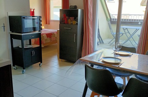 Salies-de-Bearn Apartment | T1 BIS B37 WITH TERRACE IN RESIDENCE WITH SWIMMING POOL