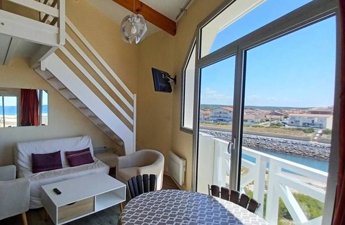 Mimizan-Plage Apartment | T2 bis apartment at the foot of the beach, with breathtaking views of the ocean and the Courant.