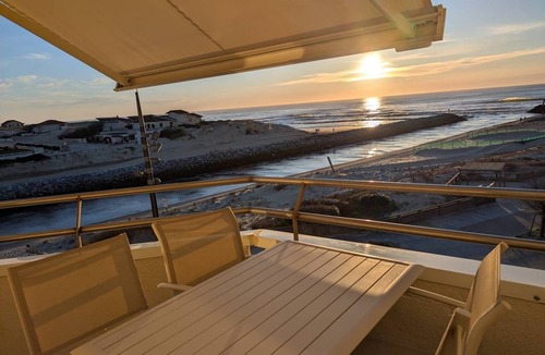 Mimizan-Plage Apartment | T2 bis apartment at the foot of the beach, with breathtaking views of the ocean and the Courant.