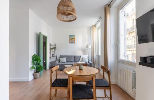La Castellane Apartment | T2 rénové - Rue Paradis - Centre Marseille & calme