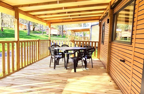 Calviac House | Terracotta Superior Mobile Homeeur 4 -Room, Sleeps 6 + TV