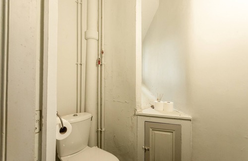 Habas Bed & Breakfast | “The Antique Room at Château Habas” with Wi-Fi