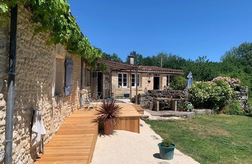 Ronsenac Cottage | The Fox House, disability access on the Dordogne/Charente border Quiet retreat