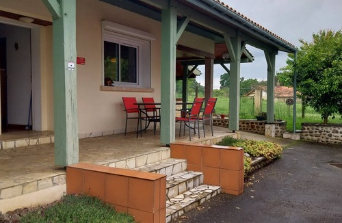 Geaune House | The PANTAGNAN Villa in a Quiet Setting