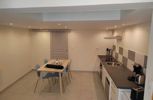 Perigueux Apartment | The Triplex De L'Union – Your Charming Haven in the Heart of Périgueux with Wi-Fi