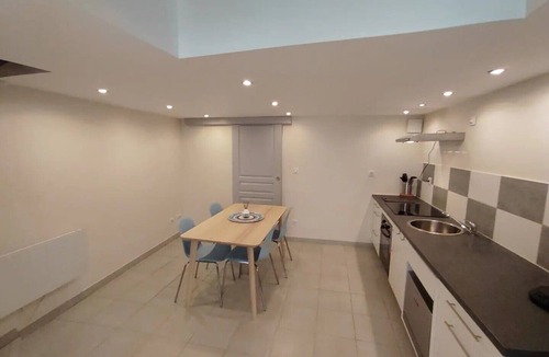 Perigueux Apartment | The Triplex De L'Union – Your Charming Haven in the Heart of Périgueux with Wi-Fi