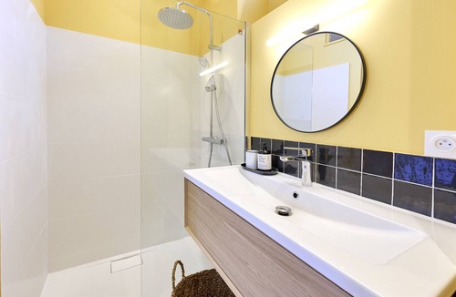 Capucins - Victoire Apartment | The Yellow Nest, Studio at Victoire Square