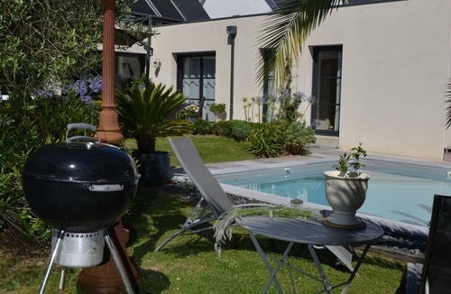 Quimiac Villa | TOEN BIHAN, family home with swimming pool, close to beaches (100 m)