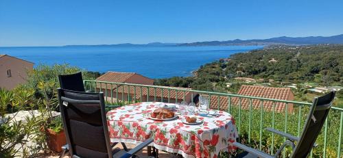 Le Dramont Villa | Tous à la piscine au BELVEDERE vue mer