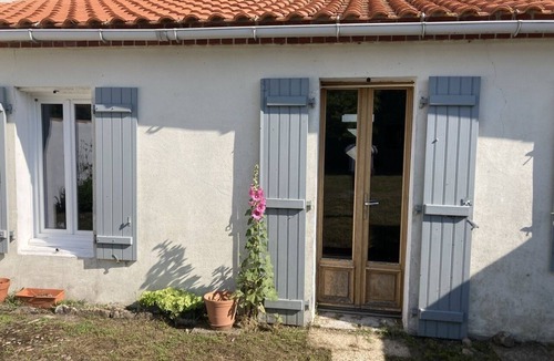 L'Epine House | Town center house on large 2000 m2 garden 700 meters from the beach