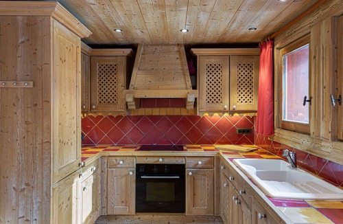 Meribel Village Ski Chalet | Traditional chalet near slopes, pets allowed, parking