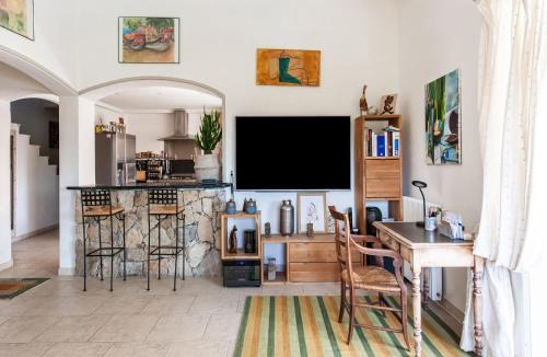 Les Baraques Villa | Tranquil Villa Escape in Mougins