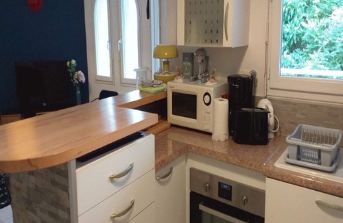 Dax Apartment | Two-bedroom apartment with a covered terrace and private parking, in a quiet location near downtown.