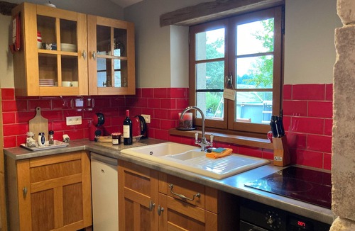 Brie-sous-Barbezieux Cottage | Two countryside cottages-gites with pool in a beautiful countryside setting.