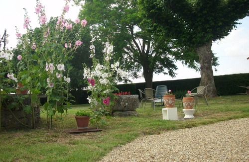 Barzan House | Typical quiet 'charentaise' house in the countryside