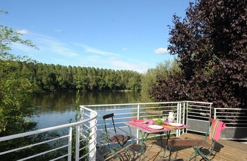 Les Ponts-de-Ce House | UNIQUE house directly on the banks of the Loire