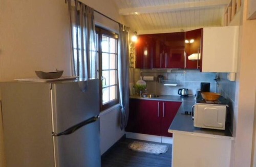 Dicy House | Vacation rental with a large pool and an outdoor hot tub. A quiet, wooded hamlet.
