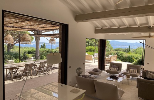Grimaud House | VILLA 14 PERSONNES AVEC MAGNIFIQUE VUE SUR SAINT TROPEZ