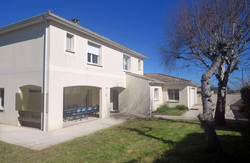 Breuillet House | Villa 250m² with indoor pool - sleeps 12