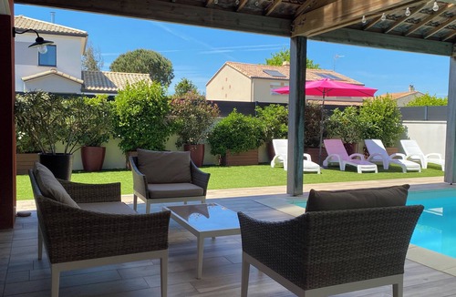 Pornic Villa | Villa 500m from the beach for 8 with indoor pool at Fontaine aux bretons