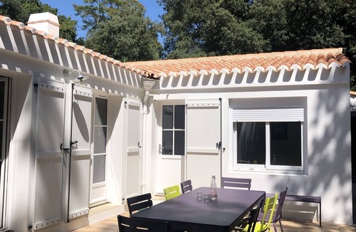 Noirmoutier-en-l'Ile Villa | Villa 8-10 pers. in Noirmoutier-en-l'île in the Bois de la chaise