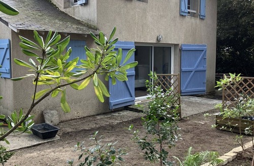Noirmoutier-en-l'Ile Villa | Villa 8 people sea view, 30 meters from the beach. Direct access from the garden.