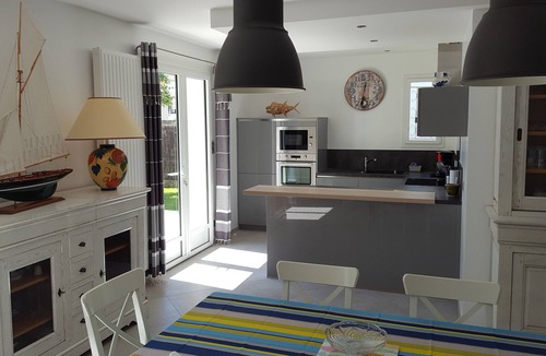 Chateau-d'Olonne House | VILLA 800m FROM THE BEACHES OF SABLES D'OLONNE - 6 PEOPLE - 115 m² WIFI
