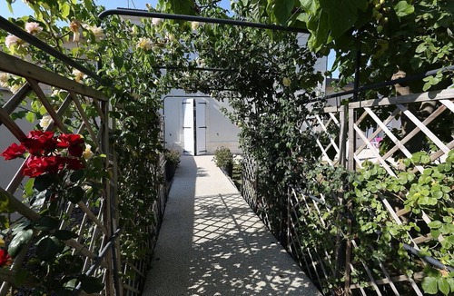 Courcelles Villa | VILLA ANGELY- INDIVIDUAL Cottage FULL SOUTH TERRACE