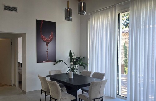 Saint-Cannat Villa | Villa Aurène – Elegant Luxury Retreat with private Pool & Spa Access in Provencr