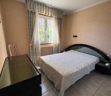 Ayzac-Ost Apartment | Villa avec piscine face aux Pyrénées