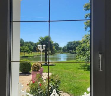 Heric House | Villa avec piscine intérieure au calme de la campagne